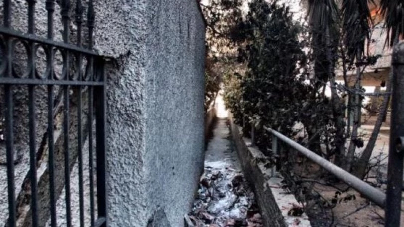 Συγκλονίζει η μαρτυρία για διασωθείσα από τη φωτιά στο Μάτι: «Κάηκε το εσωτερικό του λαιμού της και οι βλεννογόνοι αδένες»